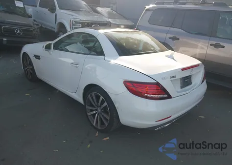 2017 Mercedes-Benz Slc 300 z USA, uszkodzony, nr VIN WDDPK3JA0HF128044